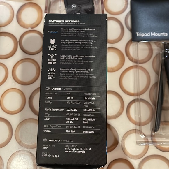 GoPro Hero 4 Session Waterproof with Tripod Mounts - Picture 4 of 9